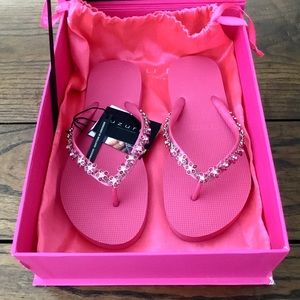 Uzurii Handsewn Flipflops. BRAND NEW wTAGS!!